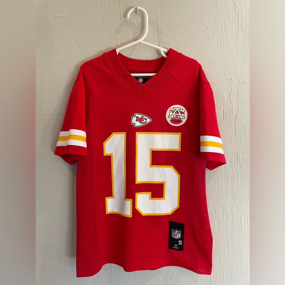 NFL Youth Mahomes Jersey Youth size Small